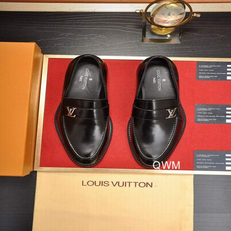 Picture of Louis Vuitton Shoes _SKULVsz38-45WM071513265